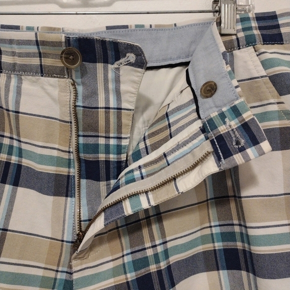 Croft & Barrow - Men's Plaid Chino Shorts - Picture 5 of 12